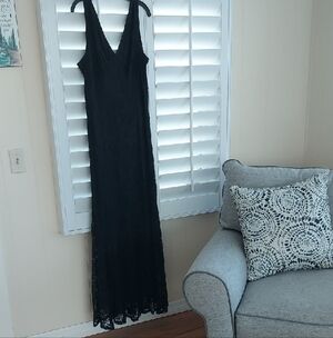 Classic Black Lace V-Neck Maxi Dress